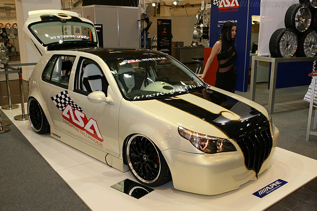 No, Germany has no Speedbumps   - 2006 Essen Motor Show