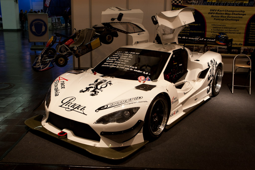 Praga   - 2011 Essen Motor Show
