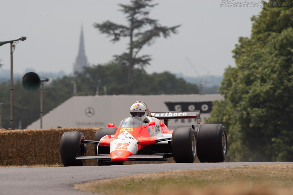 Alfa Romeo 182 F1 - Chassis: 182/06  - 2010 Goodwood Festival of Speed