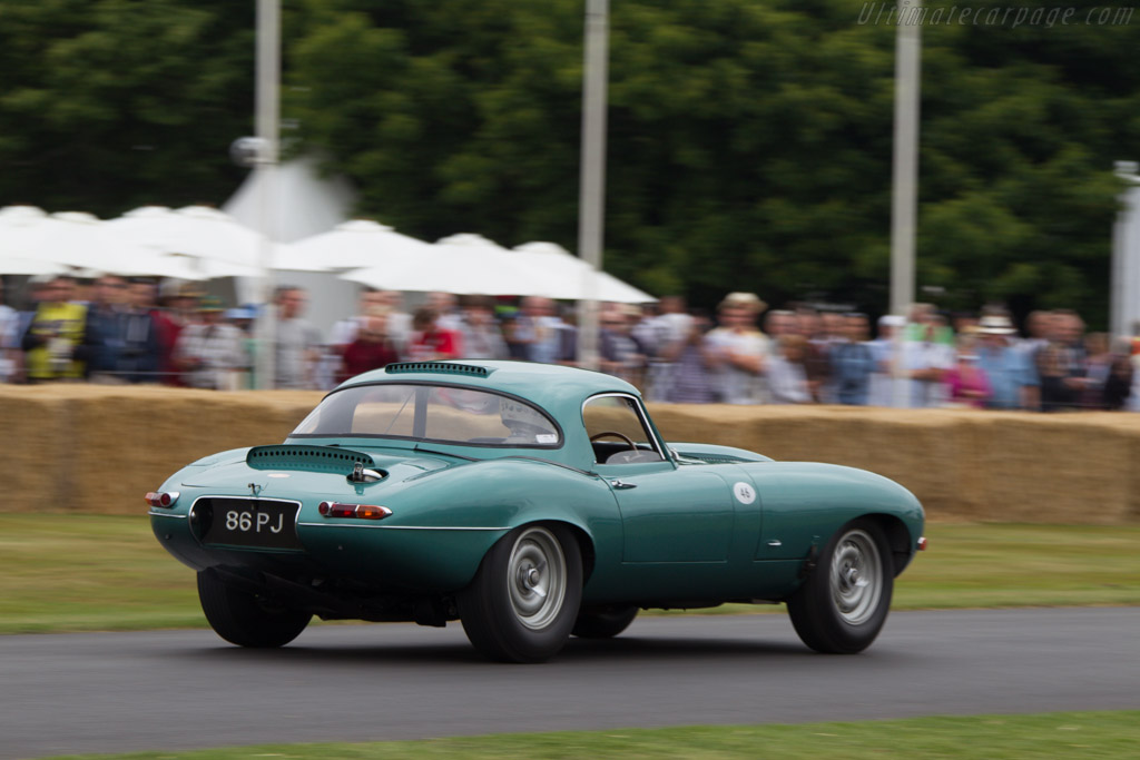 Jaguar E-Type Lightweight - Chassis: S850661 - Driver: Tony Dron - 2013 Goodwood Festival of Speed