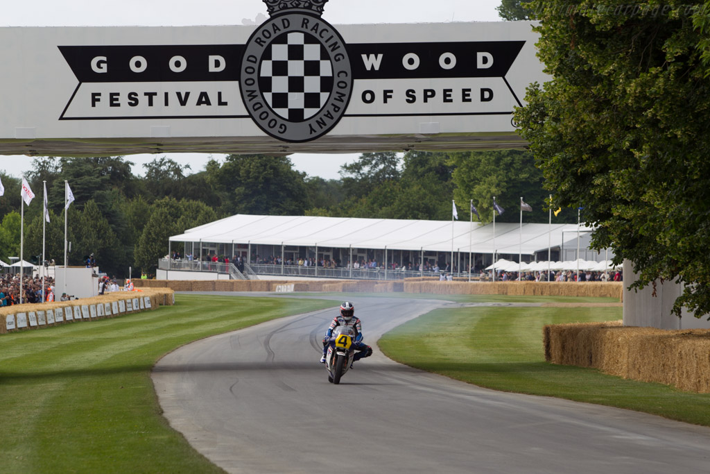 Honda NSR500  - Entrant: Honda Motor Company - Driver: Freddie Spencer - 2014 Goodwood Festival of Speed