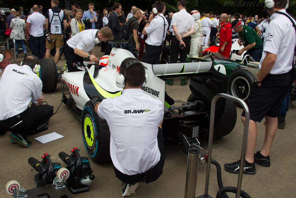Brawn BGP001 Mercedes - Chassis: BGP001-02 - Entrant: Ross Brawn - Driver: Martin Brundle - 2016 Goodwood Festival of Speed