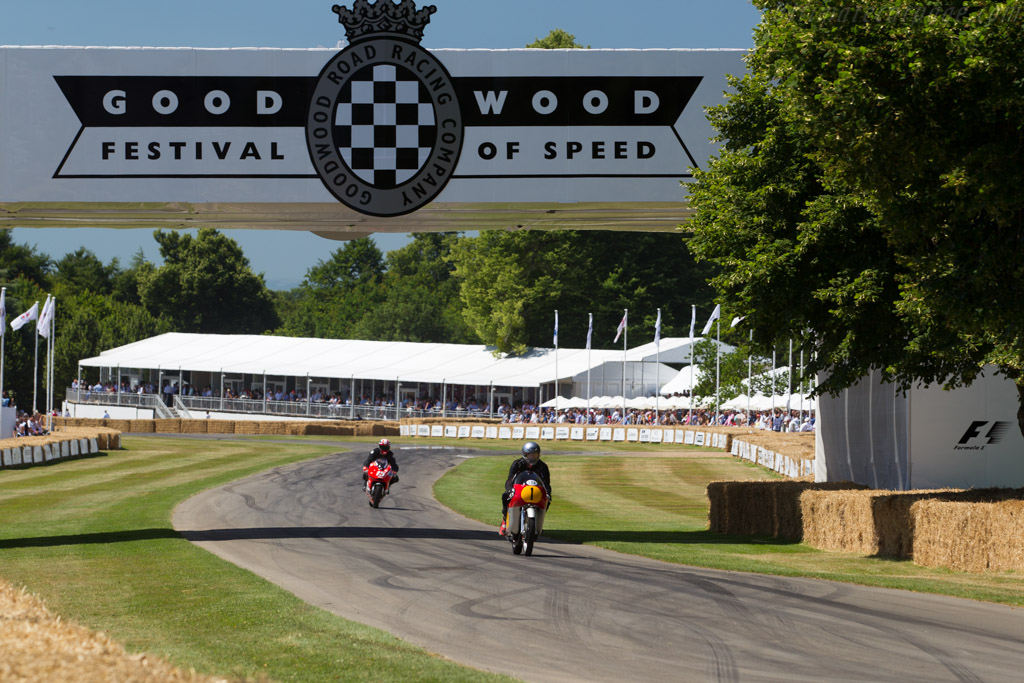 MV Agusta 500  - Entrant: Team Surtees Ltd - 2017 Goodwood Festival of Speed