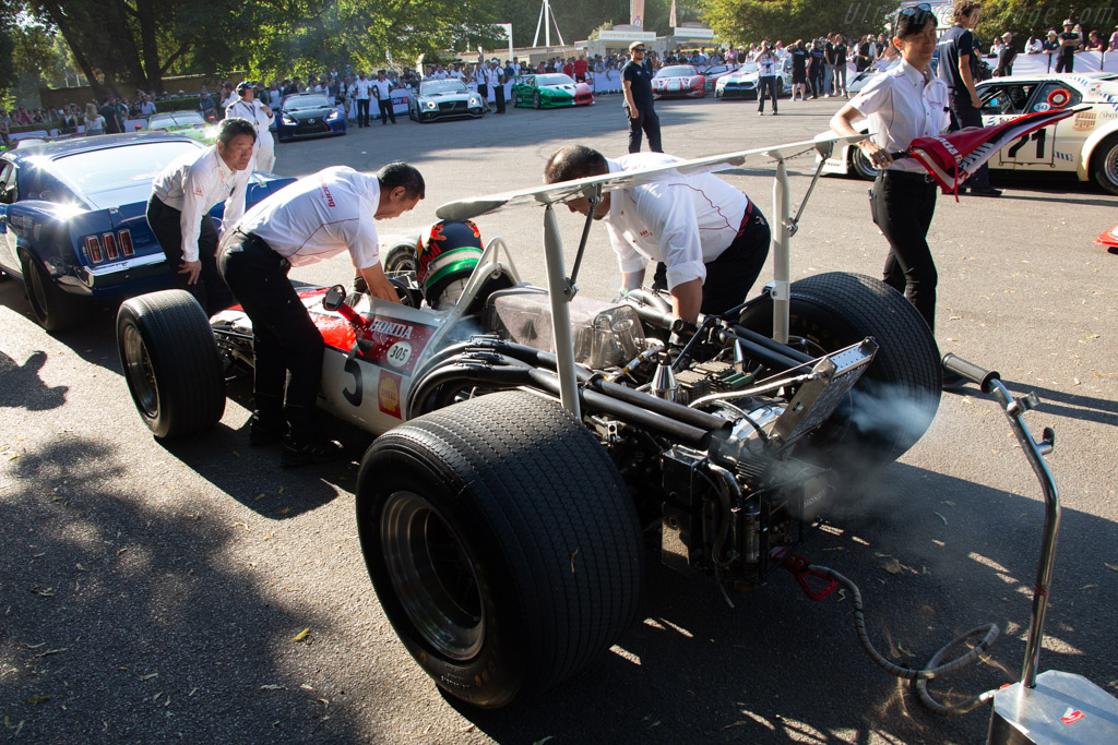 Honda RA 301 - Chassis: F-801 - Entrant: Honda - Driver: Jenson Button / Nirei Fukuzumi - 2018 Goodwood Festival of Speed