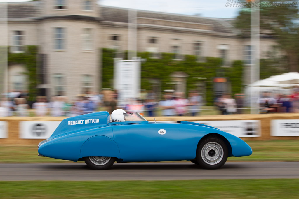 Riffaro Renault Tank - Chassis: 1275675 - Entrant: Renault Classic - Driver: Laurent Hurgon - 2019 Goodwood Festival of Speed