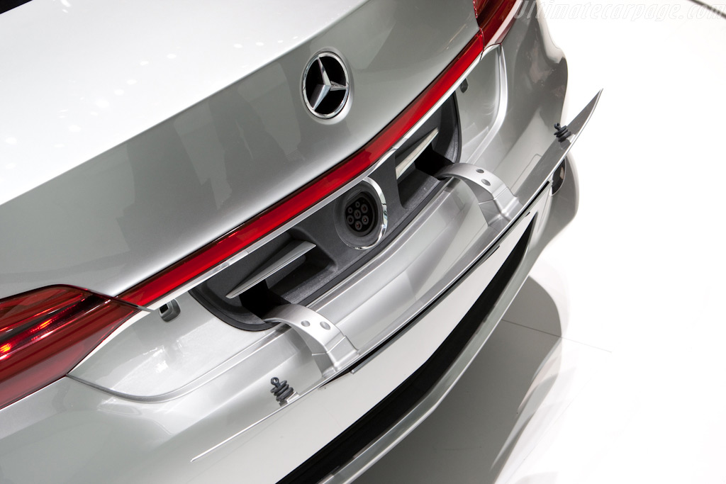 Mercedes-Benz F 800 Style Concept   - 2010 Geneva International Motor Show