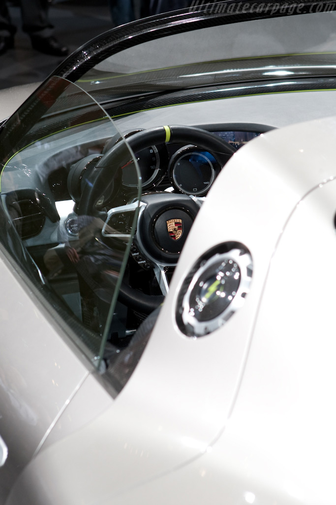 Porsche 918 Spyder   - 2010 Geneva International Motor Show