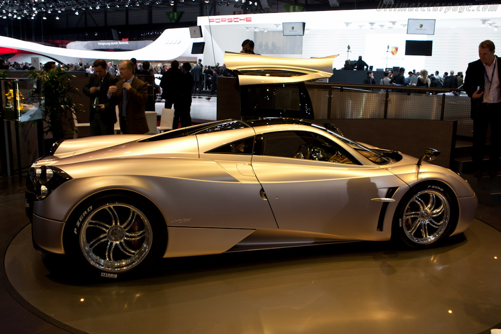 Pagani Huayra   - 2011 Geneva International Motor Show