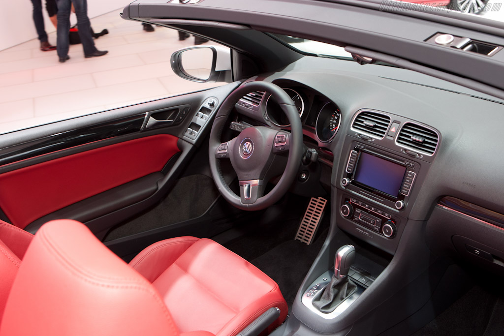 Volkswagen Golf Cabriolet   - 2011 Geneva International Motor Show