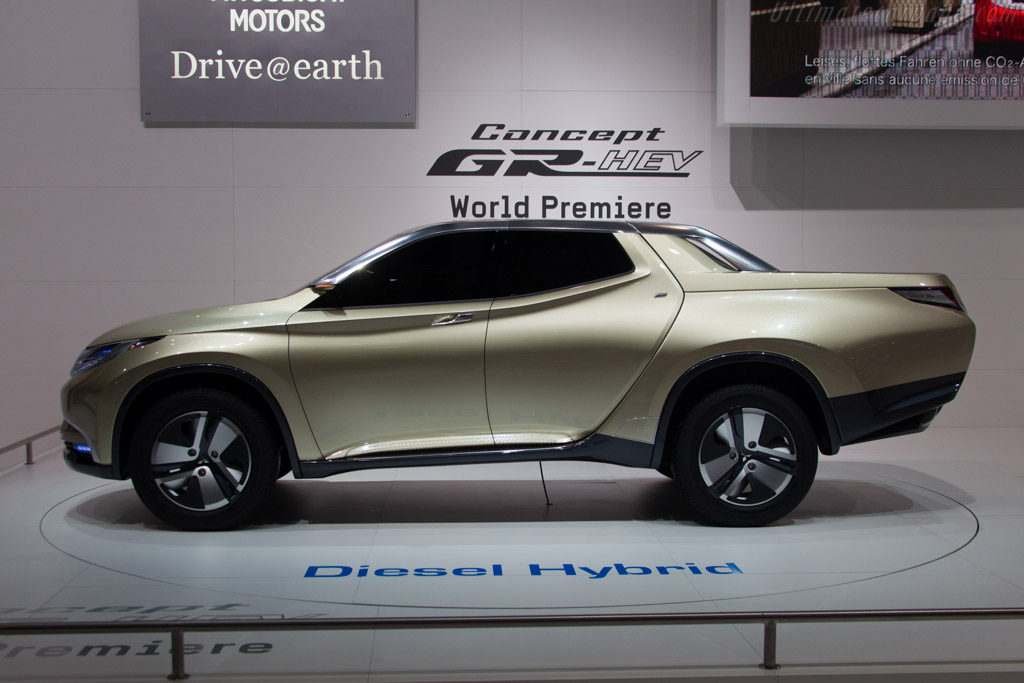 Mitsubishi GR-HEV Concept   - 2013 Geneva International Motor Show