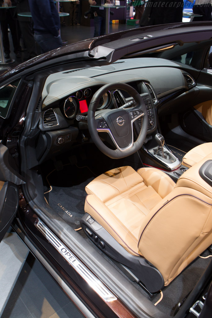 Opel Cascada   - 2013 Geneva International Motor Show
