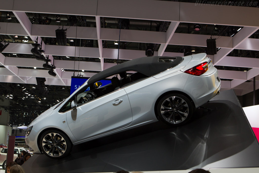 Opel Cascada   - 2013 Geneva International Motor Show