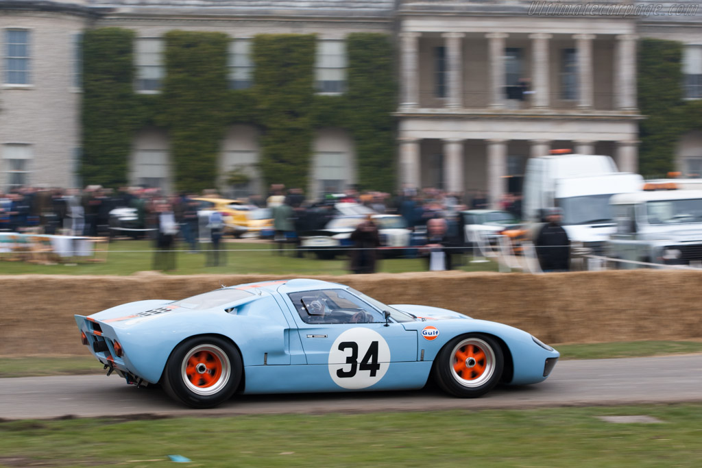 Ford GT40 - Chassis: GT40P/1084  - 2013 Goodwood Preview