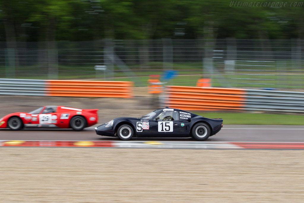 Chevron B8 BMW - Chassis: CH-DBE-71 - Driver: John Emberson / Bill Wykeham - 2016 Grand Prix de l'Age d'Or