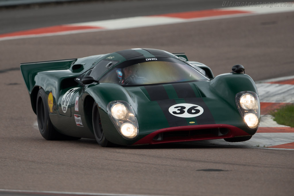 Lola T70 Mk3B Coupe - Chassis: SL76/147 - Driver: David Hart - 2016 Grand Prix de l'Age d'Or
