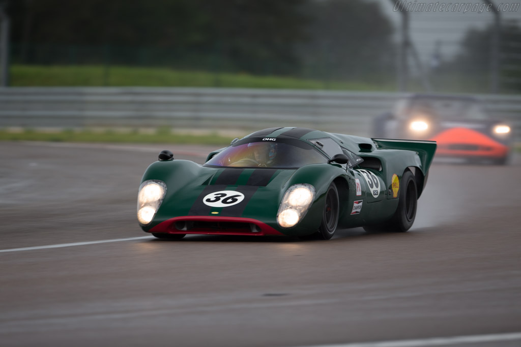 Lola T70 Mk3B Coupe - Chassis: SL76/147 - Driver: David Hart - 2016 Grand Prix de l'Age d'Or
