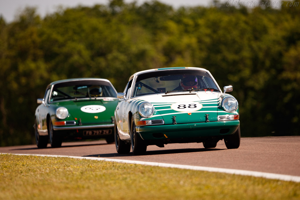 Porsche 911 - Chassis: 302532 - Driver: Steven Osborne / Chris Ward - 2023 Grand Prix de l'Age d'Or