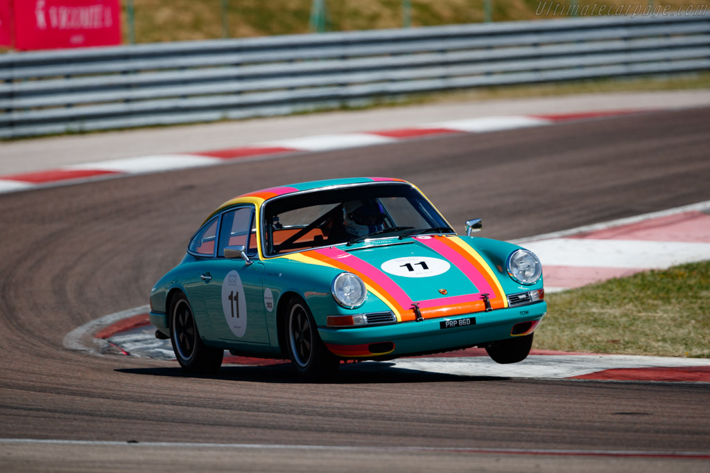 Porsche 911 - Chassis: 301303 - Driver: Evgeny Kireev / Ramzan Orusbaev - 2023 Grand Prix de l'Age d'Or