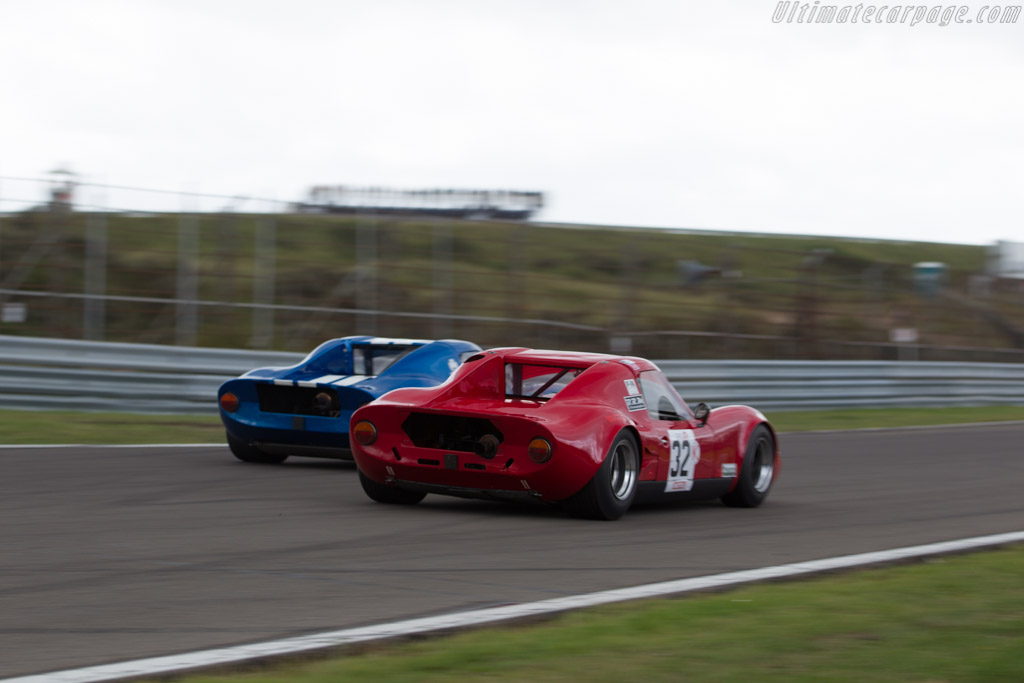Chevron B8 - Chassis: CH-DBE-32 - Driver: Charles Allison / Peter Thompson - 2016 Historic Grand Prix Zandvoort