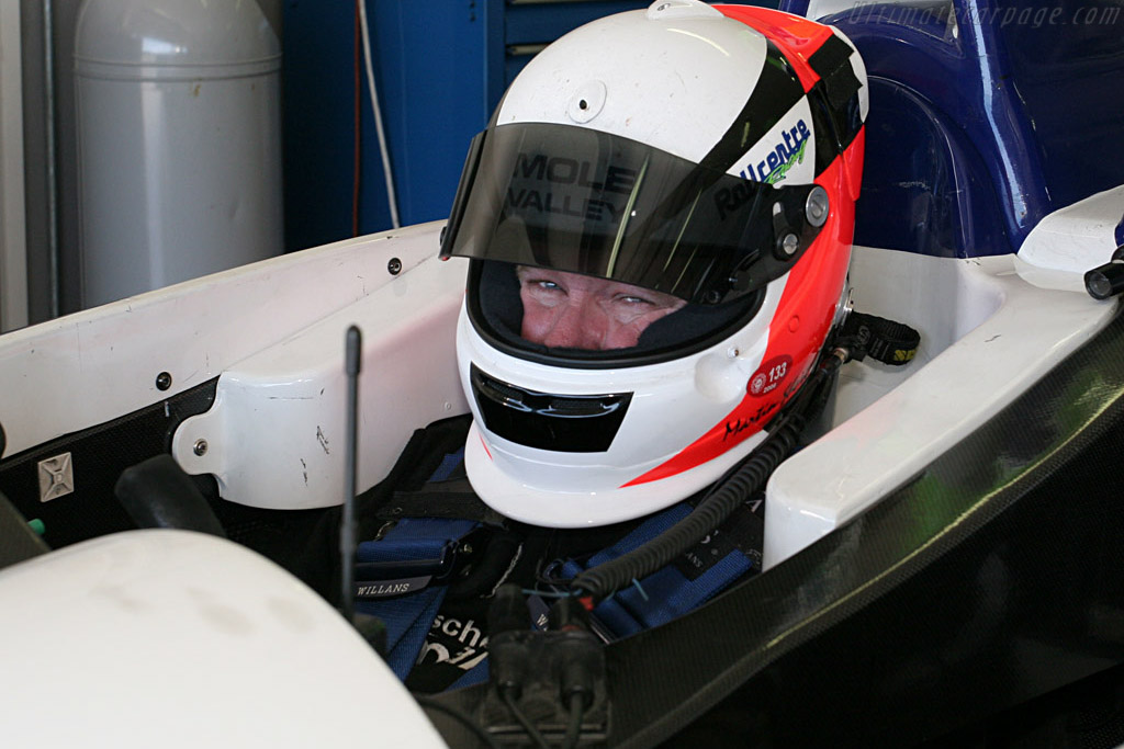 Shorty getting ready for a spin - Chassis: 01-04 - Entrant: Rollcentre Racing - Driver: Joao Barbosa / Martin Short / Vanina Ickx / Dean Stirling / Stephan Gregoire / Marc Rostan / Pierre Bruneau - 2008 Le Mans Series Preview