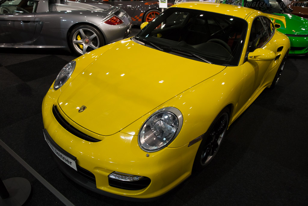 Porsche 911 GT2 - Chassis: WP0ZZZ99Z8S794739  - 2015 Interclassics Brussels