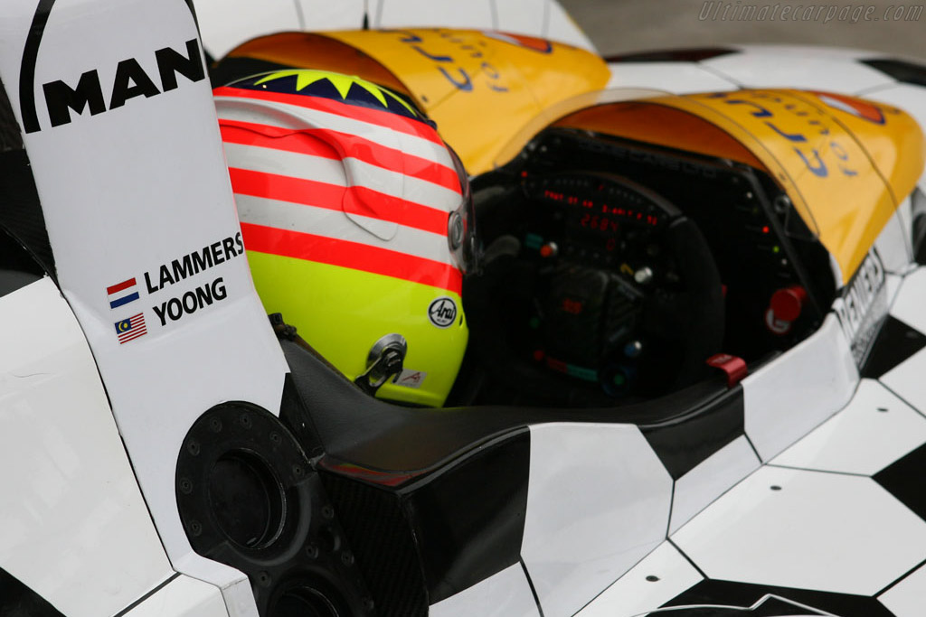 The grid - Chassis: S101-05  - 2006 Le Mans Series Istanbul 1000 km