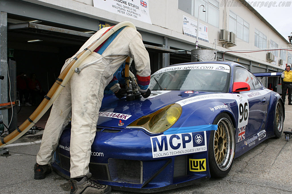 Fill me up Scottie - Chassis: WP0ZZZ99Z4S693069c - Entrant: James Watt Automotive - 2006 Le Mans Series Jarama 1000 km