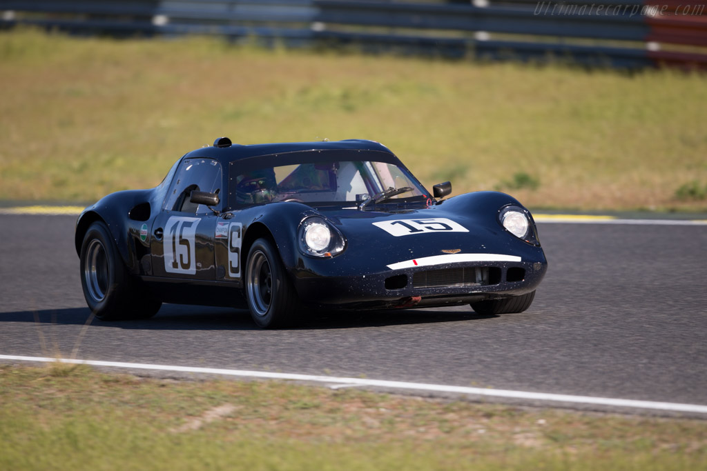 Chevron B8 BMW - Chassis: CH-DBE-71 - Driver: John Emberson / Bill Wykeham - 2016 Jarama Classic