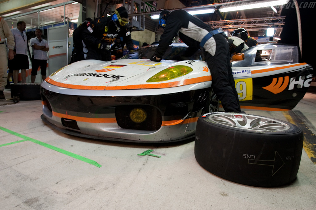 A full service - Chassis: 2608  - 2009 24 Hours of Le Mans