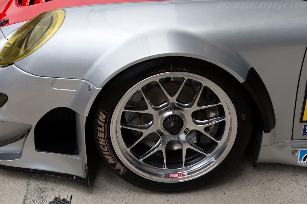 A new bit on the Porsche - Chassis: WP0ZZZ99Z9S799913  - 2009 24 Hours of Le Mans