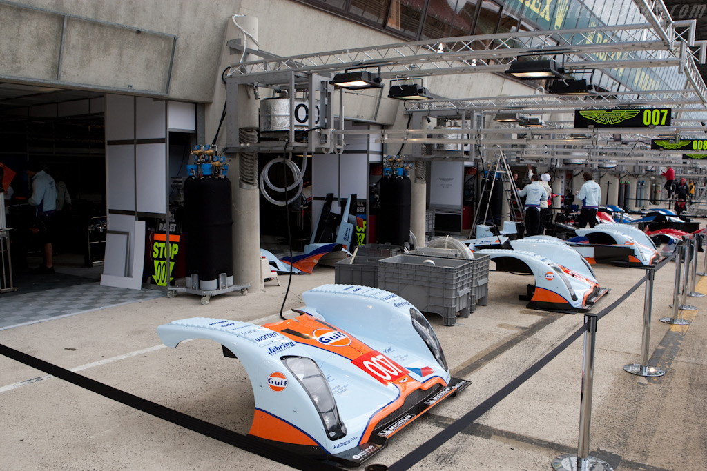 Aston Martin on their fiftieth anniversary - Chassis: B0960-HU02  - 2009 24 Hours of Le Mans