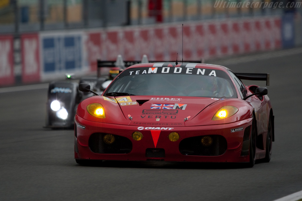 Ferrari and Ginetta-Zytek down the straight - Chassis: 2636  - 2009 24 Hours of Le Mans