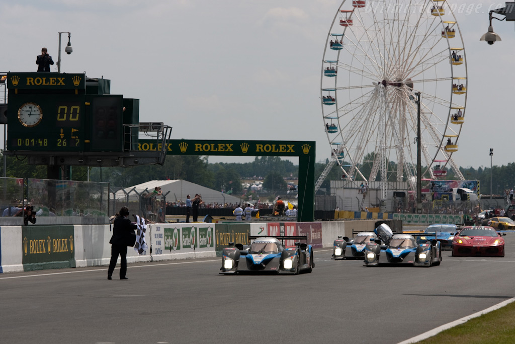 Gene takes the checkered flag - Chassis: 908-06  - 2009 24 Hours of Le Mans