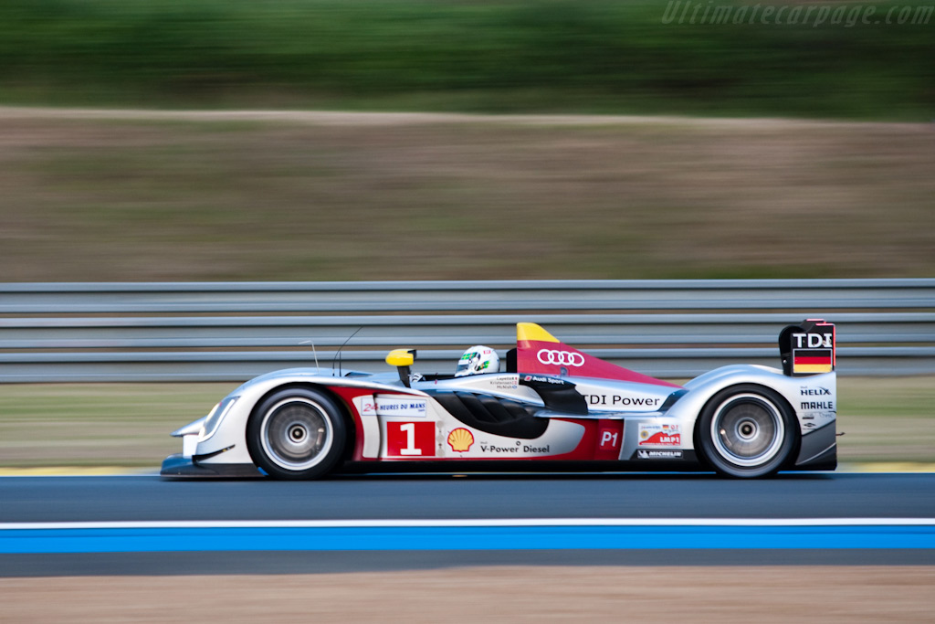 McNish on his flyer - Chassis: 105  - 2009 24 Hours of Le Mans