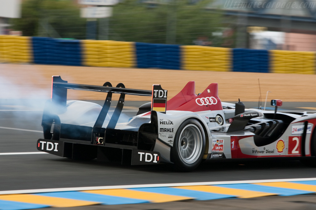 More burned off oil - Chassis: 104  - 2009 24 Hours of Le Mans