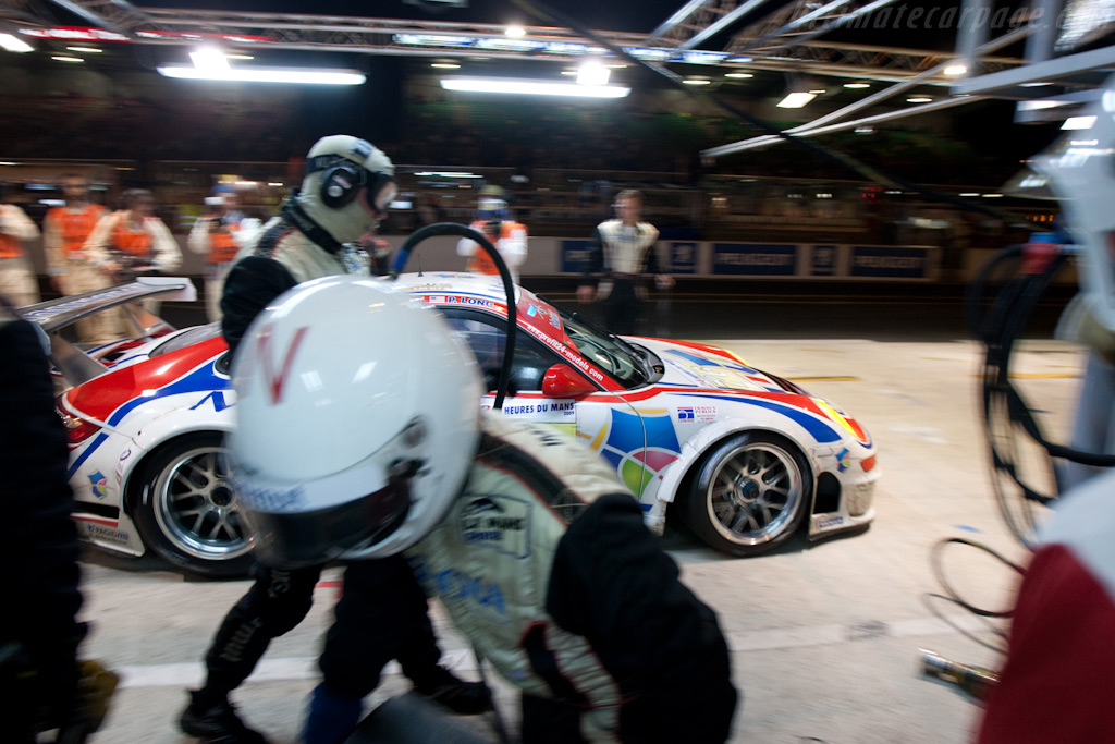Off he goes - Chassis: WP0ZZZ99Z9S799916  - 2009 24 Hours of Le Mans