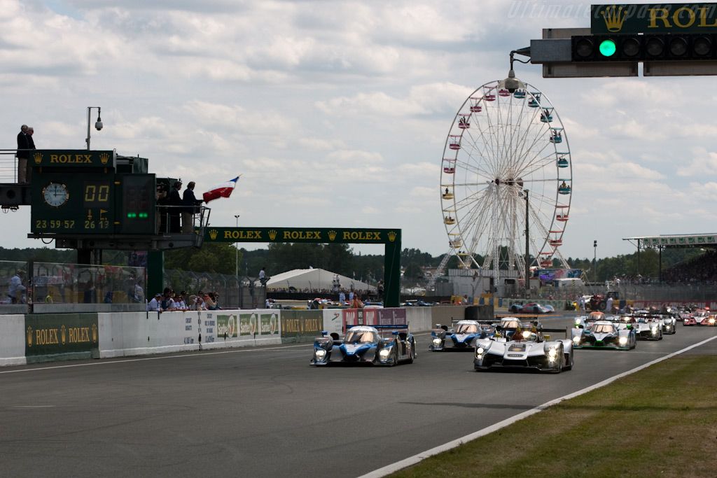 Off they go - Chassis: 105  - 2009 24 Hours of Le Mans