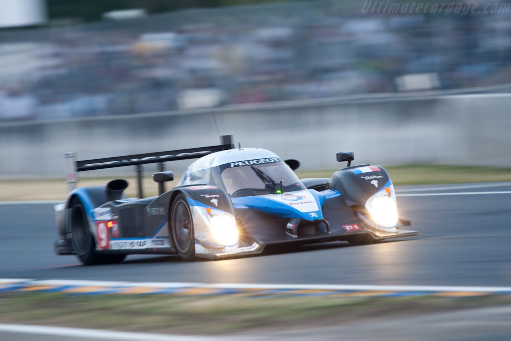 The #9 Peugeot leading - Chassis: 908-06  - 2009 24 Hours of Le Mans