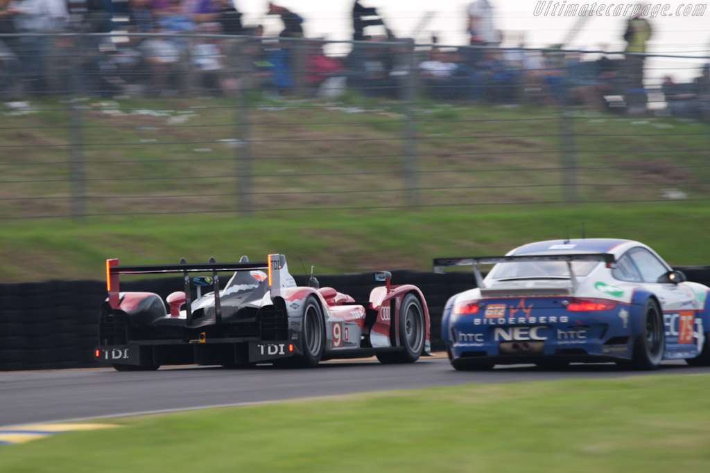 Audi rushing past traffic - Chassis: 204  - 2010 24 Hours of Le Mans