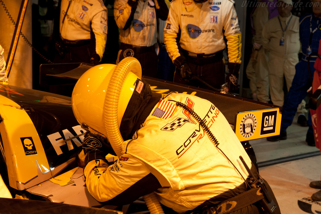 Corvette Refueling - Chassis: 001  - 2010 24 Hours of Le Mans