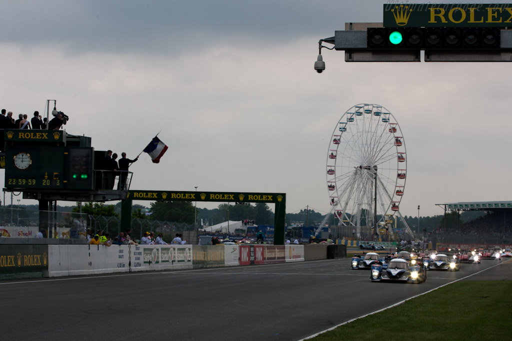 Off they go - Chassis: 908-06  - 2010 24 Hours of Le Mans