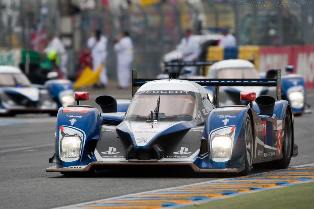 Peugeot's early lead - Chassis: 908-06  - 2010 24 Hours of Le Mans