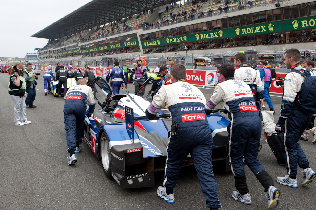 Rolling onto the grid - Chassis: 908-06  - 2010 24 Hours of Le Mans