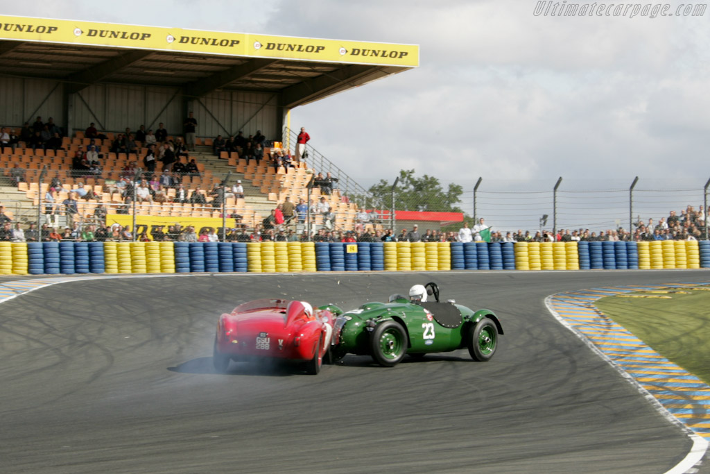 AC and Frazer Nash collide   - 2011 24 Hours of Le Mans