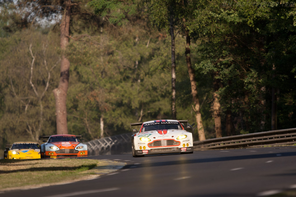 Aston Martin V8 Vantage GT2 - Chassis: GT2/008  - 2011 24 Hours of Le Mans