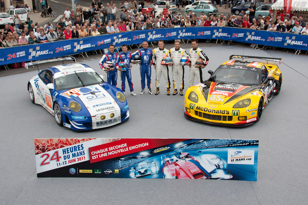 Larbre has two very different cars - Chassis: WP0ZZZ99Z9S799916  - 2011 24 Hours of Le Mans