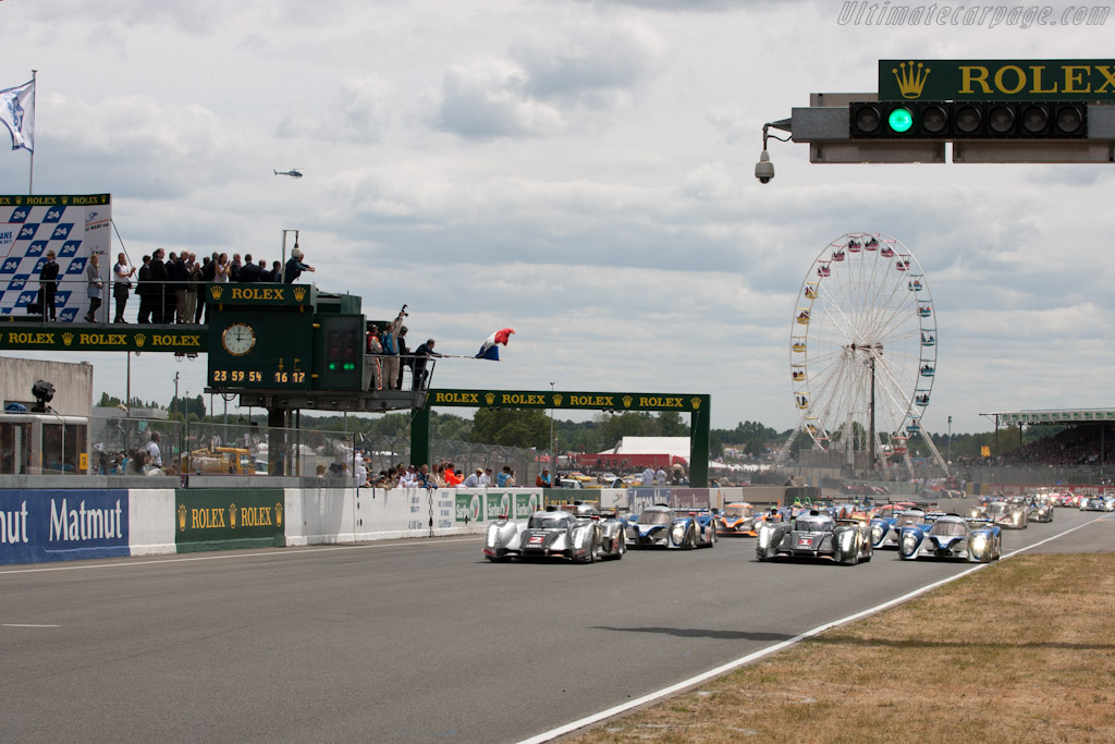 Off they go - Chassis: 106  - 2011 24 Hours of Le Mans