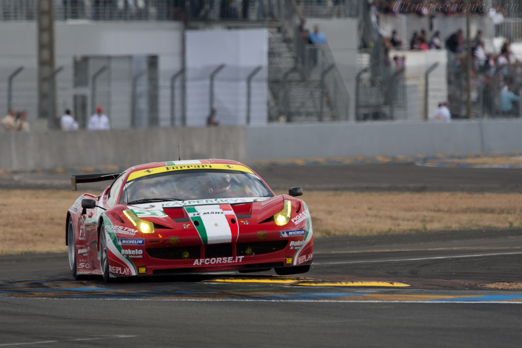 Over the kerbs - Chassis: 2826  - 2011 24 Hours of Le Mans