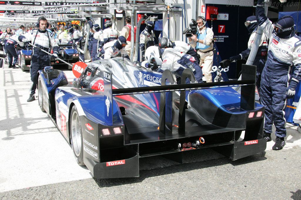 Peugeot stop - Chassis: 908-04  - 2011 24 Hours of Le Mans