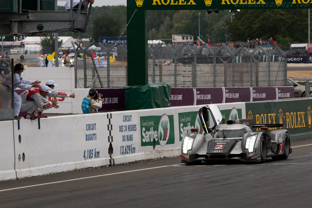 The winning car and drivers - Chassis: 106  - 2011 24 Hours of Le Mans